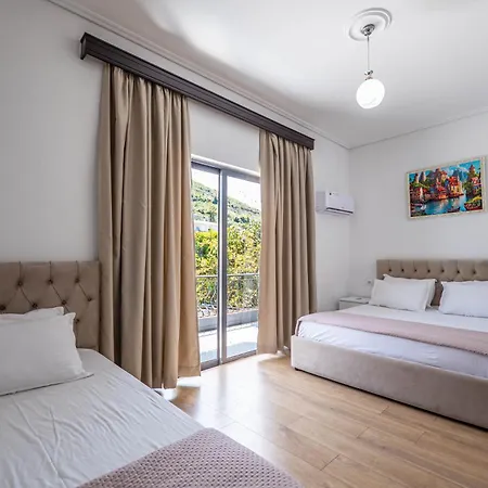 Sunny Side Hotel Sarandë